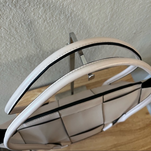 Woven Leather Shoulder Bag - Picture 4 of 7